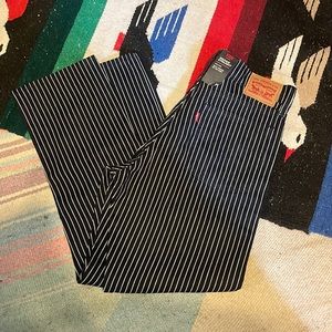 Striped Levi’s Wedgie Straight